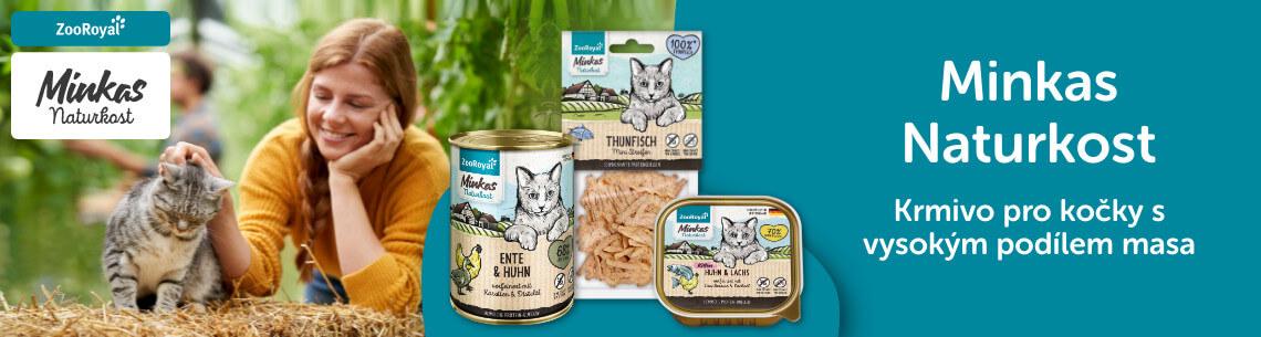 ZooRoyal Minkas Naturkost pro kočky Banner s kočkou sedící na slámě vedle osoby a sady produktů Minkas Naturkost pro kočky.