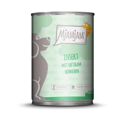 MjAMjAM hmyz se šťavnatým kuřetem MjAMjAM hmyz se šťavnatým kuřetem