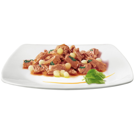 Gourmet A la Carte kuřecí maso zdobené těstovinovými kuličkami